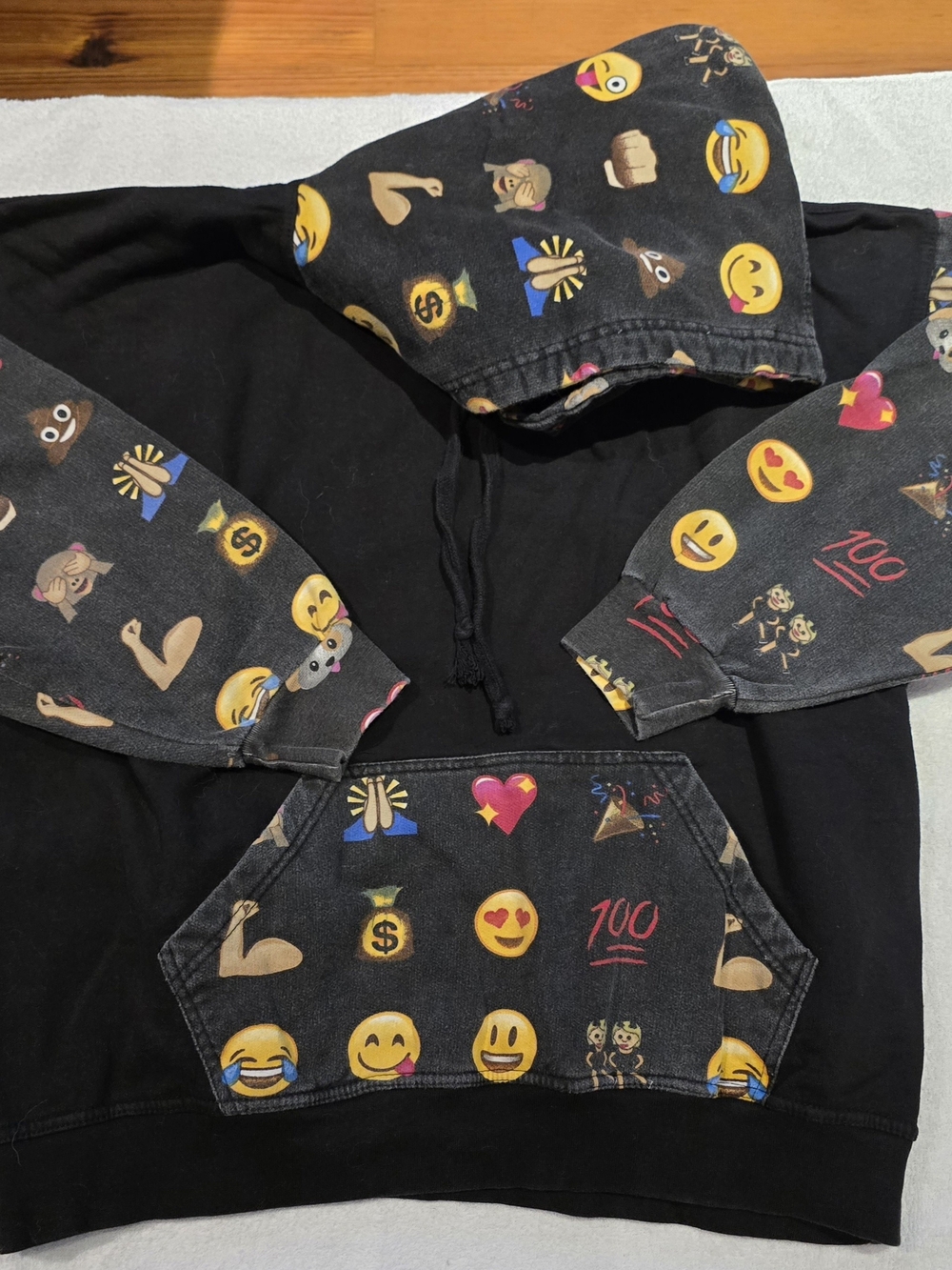 Emoji Print Black Pullover Hoodie SZ XL